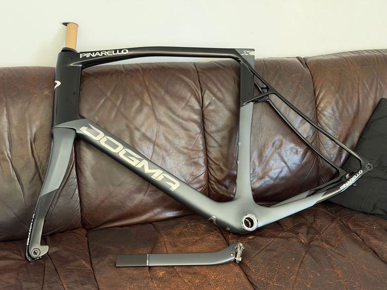 Used Pinarello DOGMA X DURA ACE Di2 2025 Frameset 2025 Road & Gravel — image 1 of 3