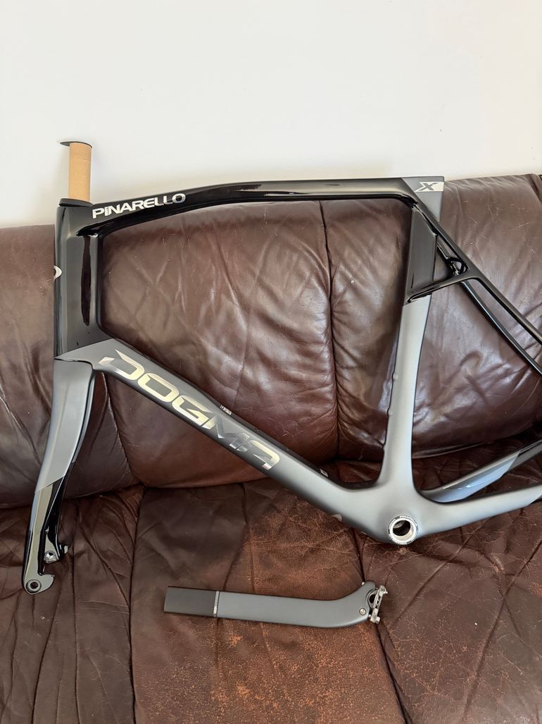 Used Pinarello DOGMA X DURA ACE Di2 2025 Frameset 2025 Road & Gravel — image 2 of 3