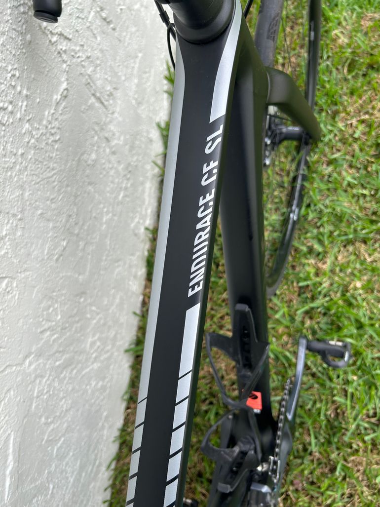 Used Canyon Endurace CF SL 8 Disc Di2 2021 2021 Road & Gravel, Negro — image 3 of 4