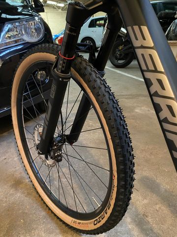 Used Berria MAKO 6 2024 2024 Mountainbike, Black, 29 — image 10 of 17