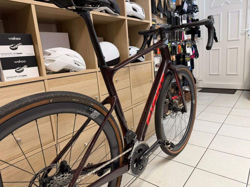 Used Giant Revolt, Advanced Pro 1 2022 2022 Road & Gravel, Red — image 2 of 20