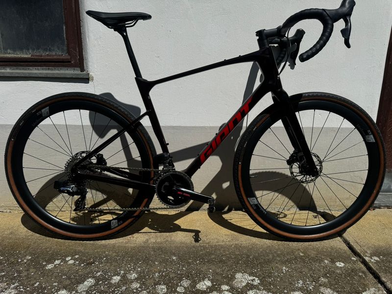 Used Giant Revolt, Advanced Pro 1 2022 2022 Road & Gravel, Red — image 14 of 20