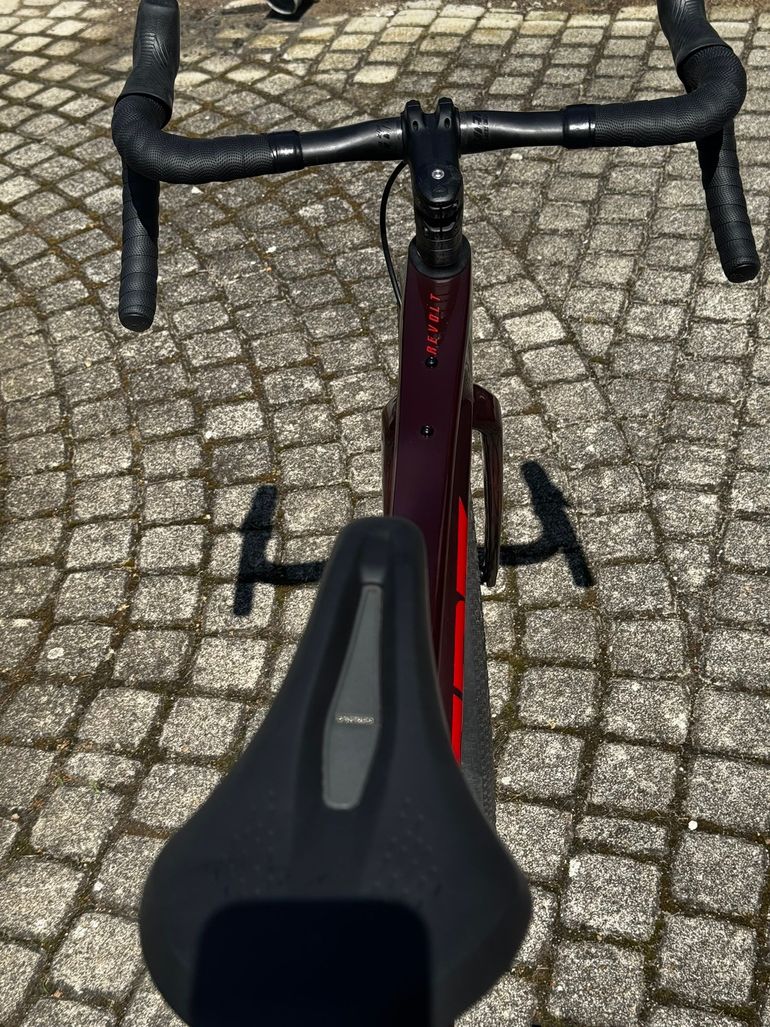 Used Giant Revolt, Advanced Pro 1 2022 2022 Road & Gravel — image 10 of 20