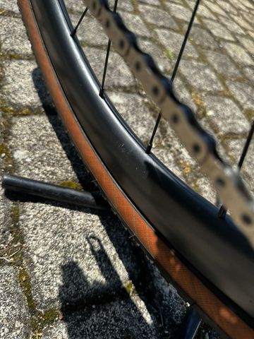 Used Giant Revolt, Advanced Pro 1 2022 2022 Road & Gravel, Red — image 7 of 20