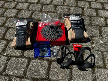 Used Giant Revolt, Advanced Pro 1 2022 2022 Road & Gravel, Red — image 18 of 20