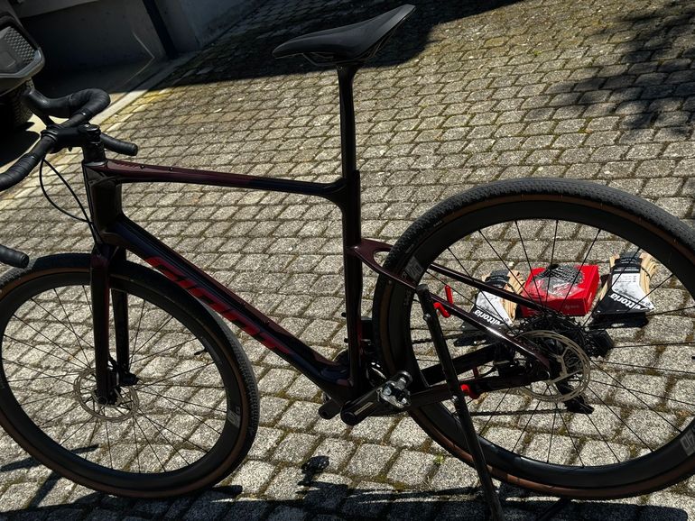 Used Giant Revolt, Advanced Pro 1 2022 2022 Road & Gravel — image 12 of 20