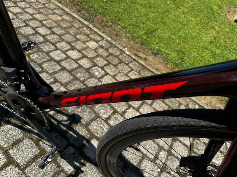 Used Giant Revolt, Advanced Pro 1 2022 2022 Road & Gravel, Red — image 5 of 20