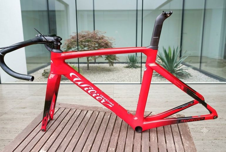 Used wilier cento10 SL Wilier cento10 SL Custom Frameset 2023 Road & Gravel — image 5 of 5