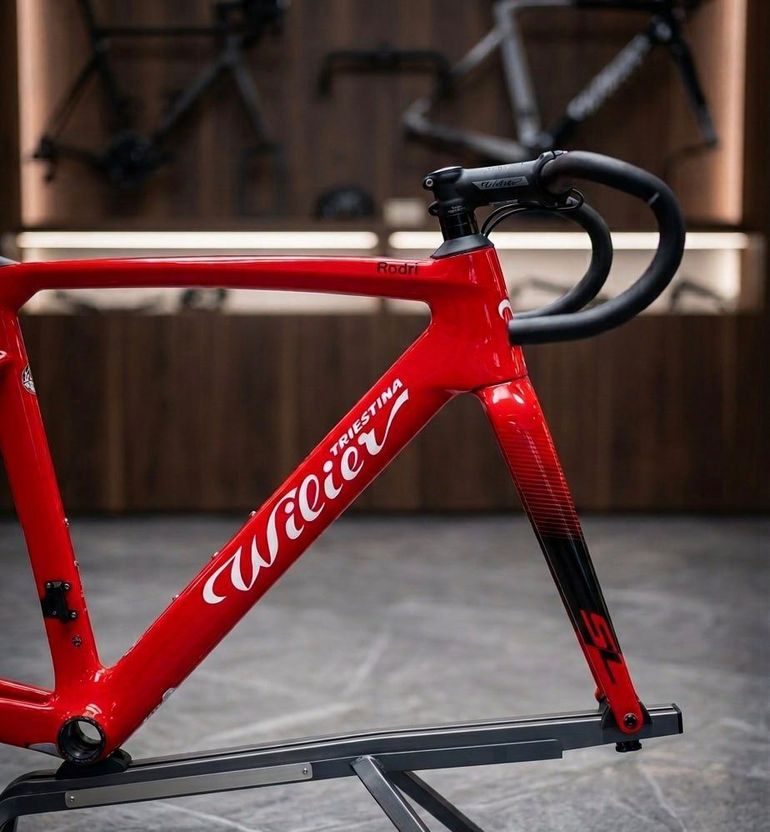 Used wilier cento10 SL Wilier cento10 SL Custom Frameset 2023 Road & Gravel — image 2 of 5