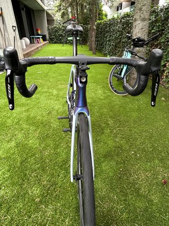 Used Trek Émonda SL 6 2024 2024 Road & Gravel — image 6 of 8