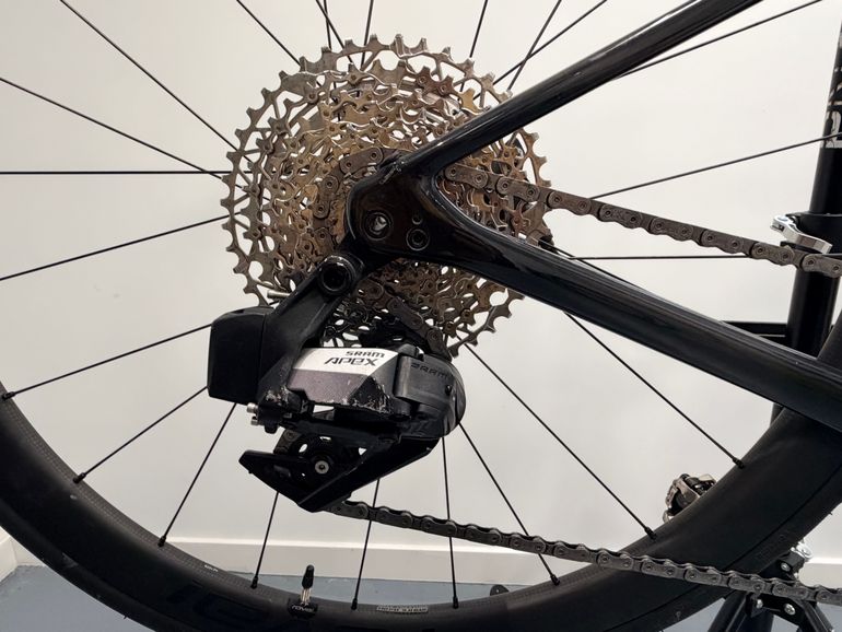 Used Specialized Roubaix SL8 Sport – SRAM Apex 2024 2024 Road & Gravel — image 2 of 8