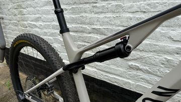 Canyon Lux Trail CF 7 2023 2023 Mountainbike usato, Verde — immagine 12 di 17