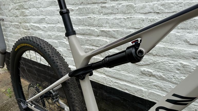 Used Canyon Lux Trail CF 7 2023 2023 Mountainbike — image 12 of 17