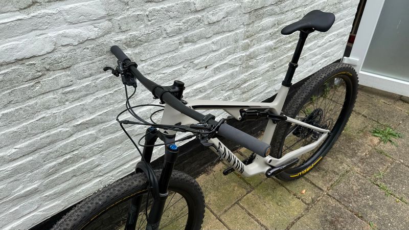 Canyon Lux Trail CF 7 2023 2023 Mountainbike usato, Verde — immagine 15 di 17