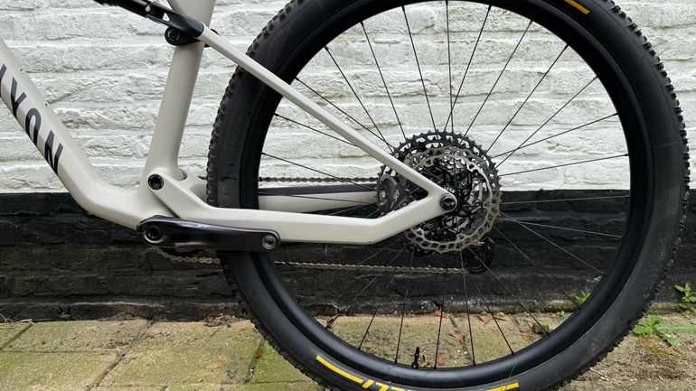 Used Canyon Lux Trail CF 7 2023 2023 Mountainbike — image 13 of 17