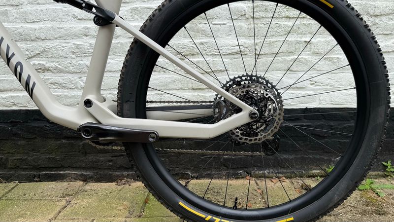 Canyon Lux Trail CF 7 2023 2023 Mountainbike usato, Verde — immagine 13 di 17