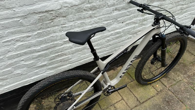 Canyon Lux Trail CF 7 2023 2023 Mountainbike usato, Verde — immagine 6 di 17