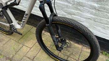 Used Canyon Lux Trail CF 7 2023 2023 Mountainbike — image 11 of 17