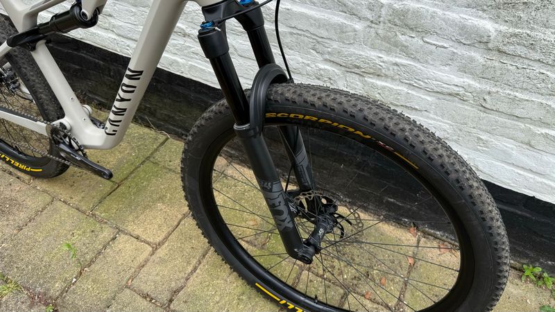 Canyon Lux Trail CF 7 2023 2023 Mountainbike usato, Verde — immagine 11 di 17
