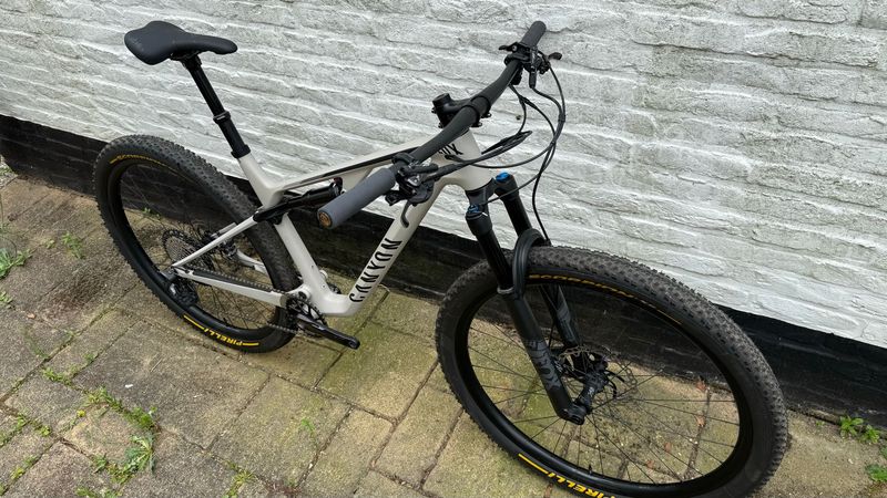 Canyon Lux Trail CF 7 2023 2023 Mountainbike usato, Verde — immagine 4 di 17