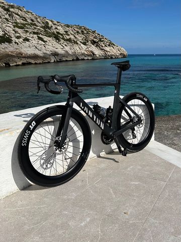 Tweedehands Canyon Aeroad SRAM Red eTap AXS 2024 Road & Gravel — afbeelding 1 van 12