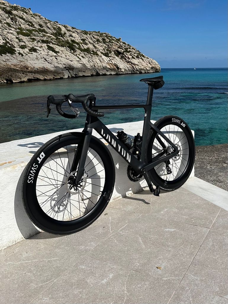 Used Canyon Aeroad SRAM Red eTap AXS 2024 Road & Gravel — image 1 of 3