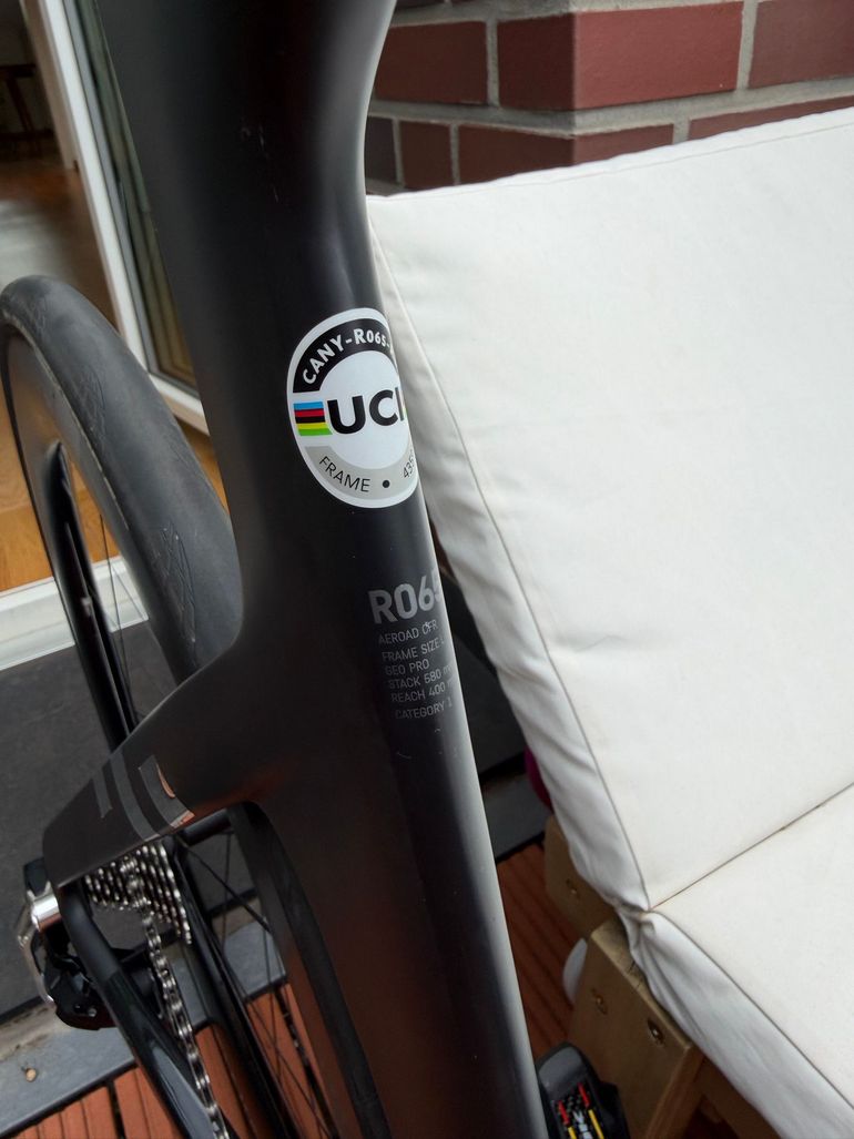 Used Canyon Aeroad SRAM Red eTap AXS 2024 Road & Gravel, Black — image 7 of 12