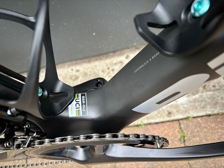 Used Bianchi Oltre PRO SHIMANO ULTEGRA DI2 2025 2025 Road & Gravel, Schwarz — image 6 of 17