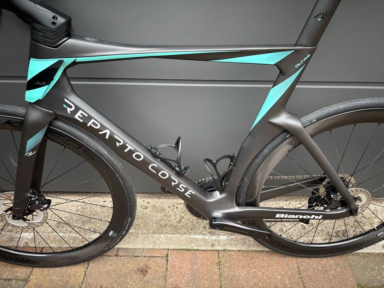 Used Bianchi Oltre PRO SHIMANO ULTEGRA DI2 2025 2025 Road & Gravel, Schwarz — image 13 of 17