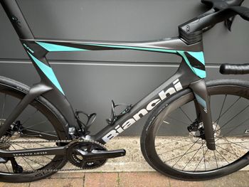 Used Bianchi Oltre PRO SHIMANO ULTEGRA DI2 2025 2025 Road & Gravel, Schwarz — image 2 of 17