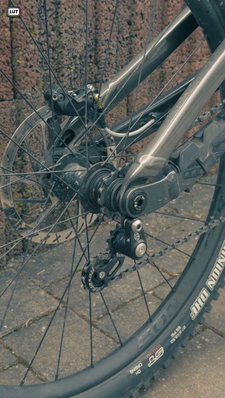 Used Trek Slash Other 2026 Mountainbike, Light Gray — image 6 of 10