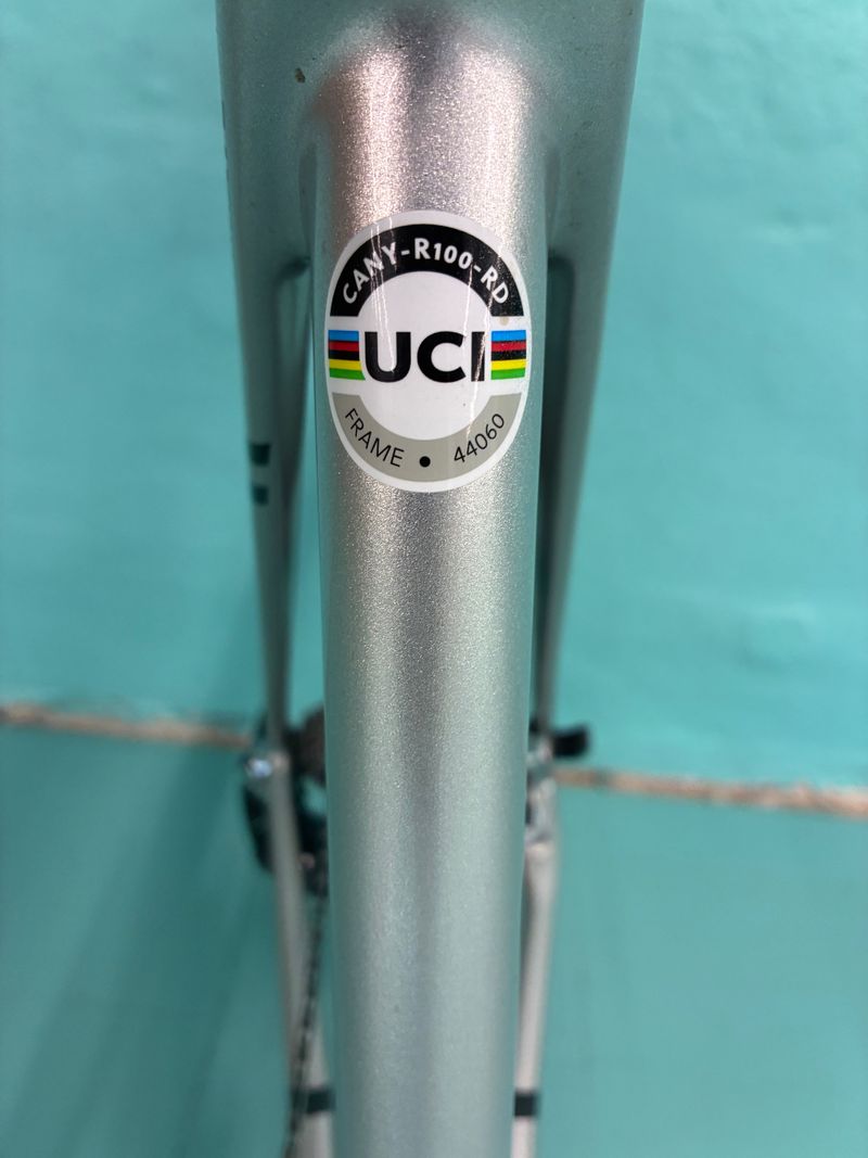 Used Canyon Ultimate CFR eTap 2023 2023 Road & Gravel, Light Gray — image 4 of 5
