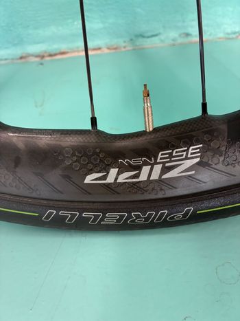 Used Canyon Ultimate CFR eTap 2023 2023 Road & Gravel — image 5 of 5