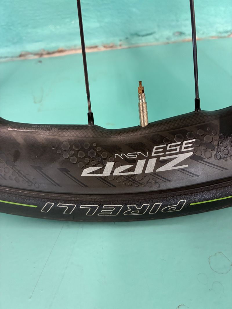Used Canyon Ultimate CFR eTap 2023 2023 Road & Gravel, Light Gray — image 5 of 5