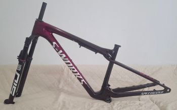 Used Specialized Epic Frameset 2025 Mountainbike, Red — image 2 of 3