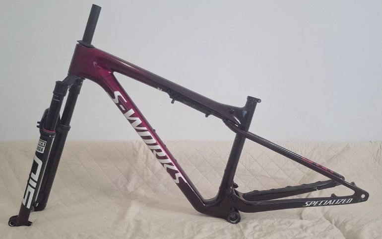 Used Specialized Epic Frameset 2025 Mountainbike, Red — image 2 of 3