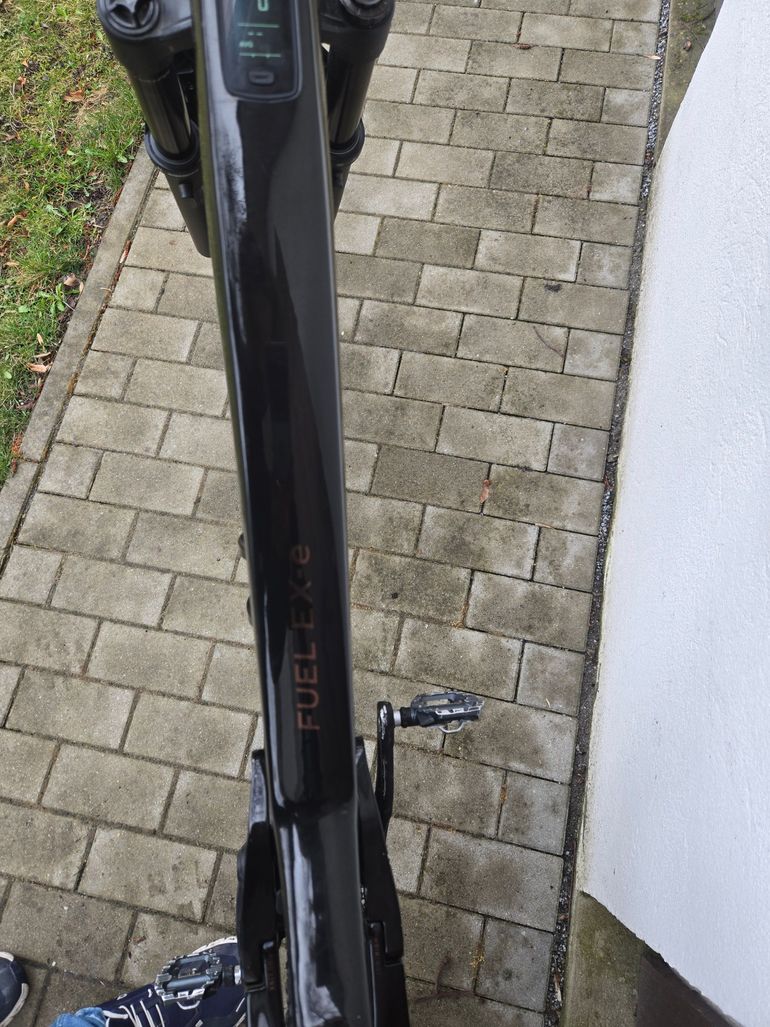Used Trek Fuel EXe 9.8 GX AXS 2023 2023 Mountainbike, Black, 29 — image 8 of 8