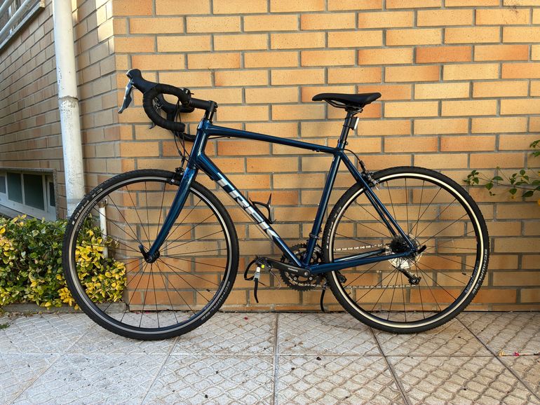 Used Trek Domane AL 2 Rim 2024 2024 Road & Gravel — image 1 of 8