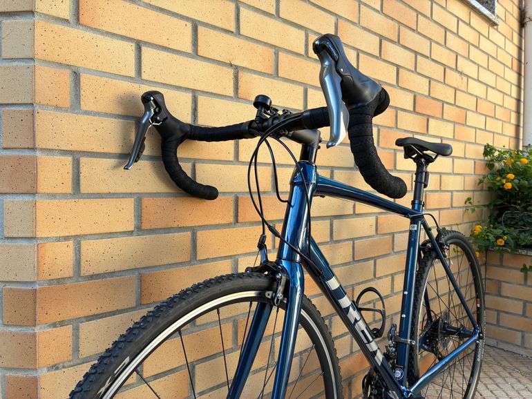 Used Trek Domane AL 2 Rim 2024 2024 Road & Gravel — image 4 of 8