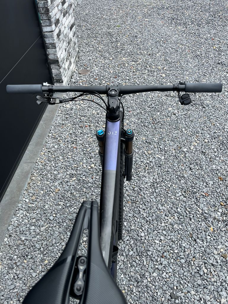 Used Orbea OIZ M-TEAM AXS 2025 2025 Mountainbike, Violett, 29 — image 5 of 12