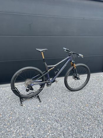 Used Orbea OIZ M-TEAM AXS 2025 2025 Mountainbike, Violett, 29 — image 3 of 12