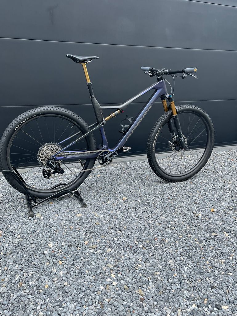 Used Orbea OIZ M-TEAM AXS 2025 2025 Mountainbike, Violett, 29 — image 2 of 12