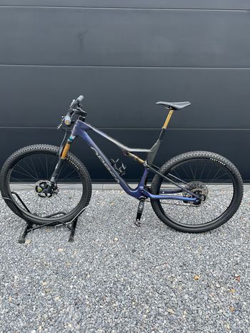 Used Orbea OIZ M-TEAM AXS 2025 2025 Mountainbike, Violett, 29 — image 6 of 12