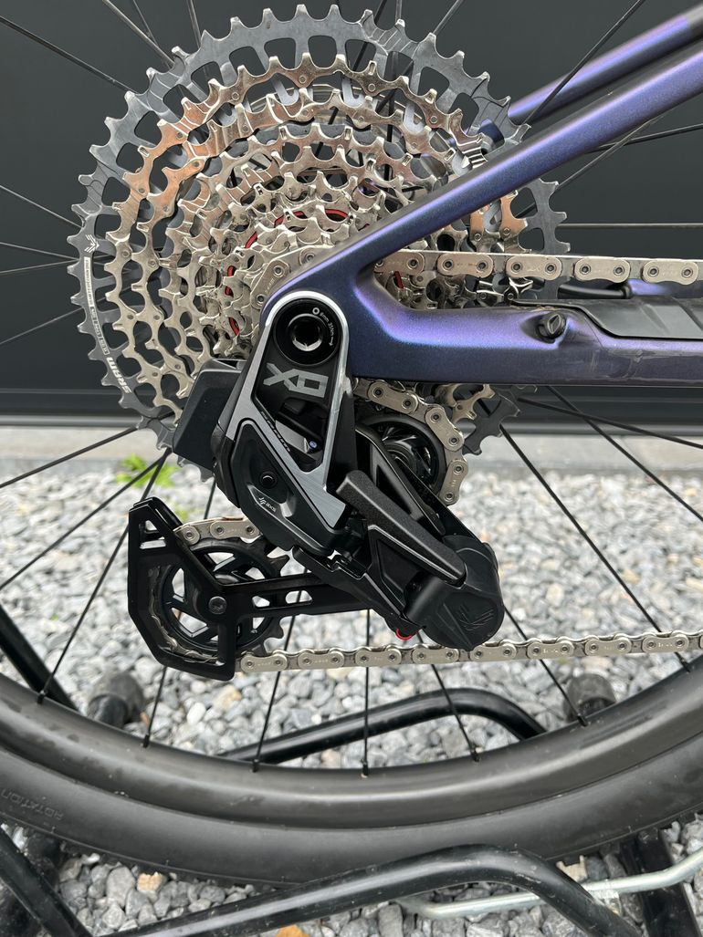 Used Orbea OIZ M-TEAM AXS 2025 2025 Mountainbike, Violett, 29 — image 12 of 12