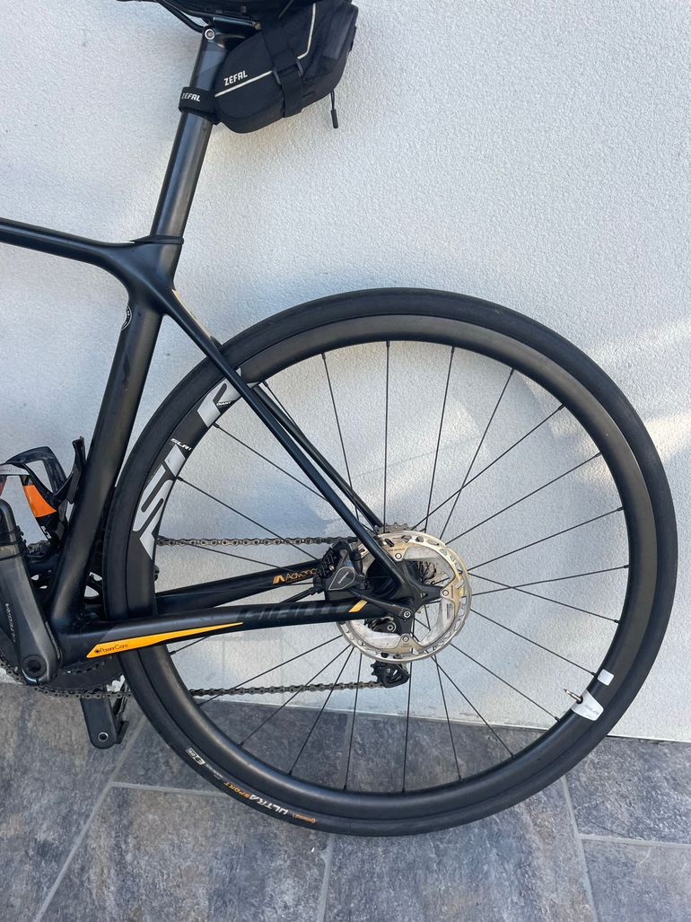 Used Giant TCR Advanced Pro 0 Disc 2018 2018 Road & Gravel — image 2 of 6