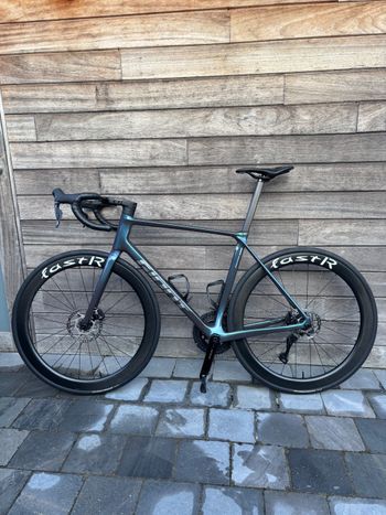 Used Giant TCR Advanced Pro 0 Di2 2025 2025 Road & Gravel — image 2 of 11