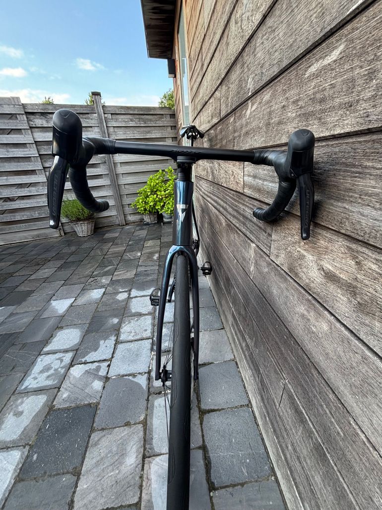 Used Giant TCR Advanced Pro 0 Di2 2025 2025 Road & Gravel — image 5 of 11