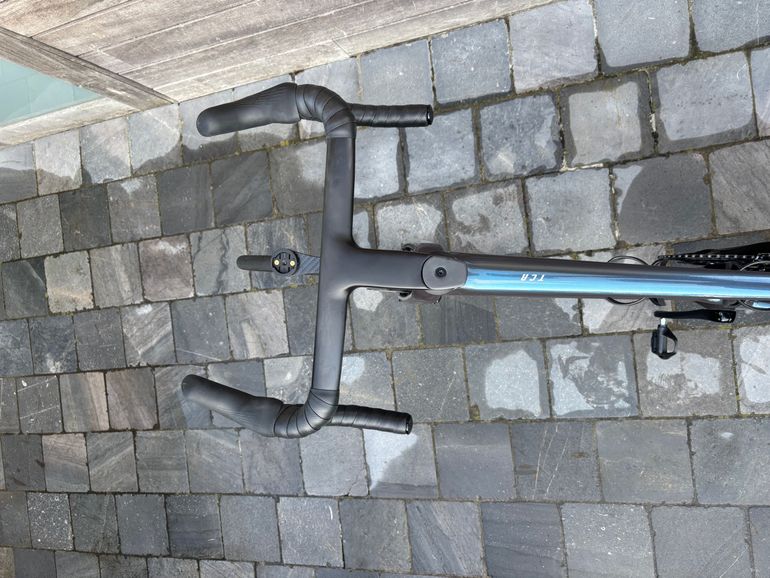 Used Giant TCR Advanced Pro 0 Di2 2025 2025 Road & Gravel — image 8 of 11