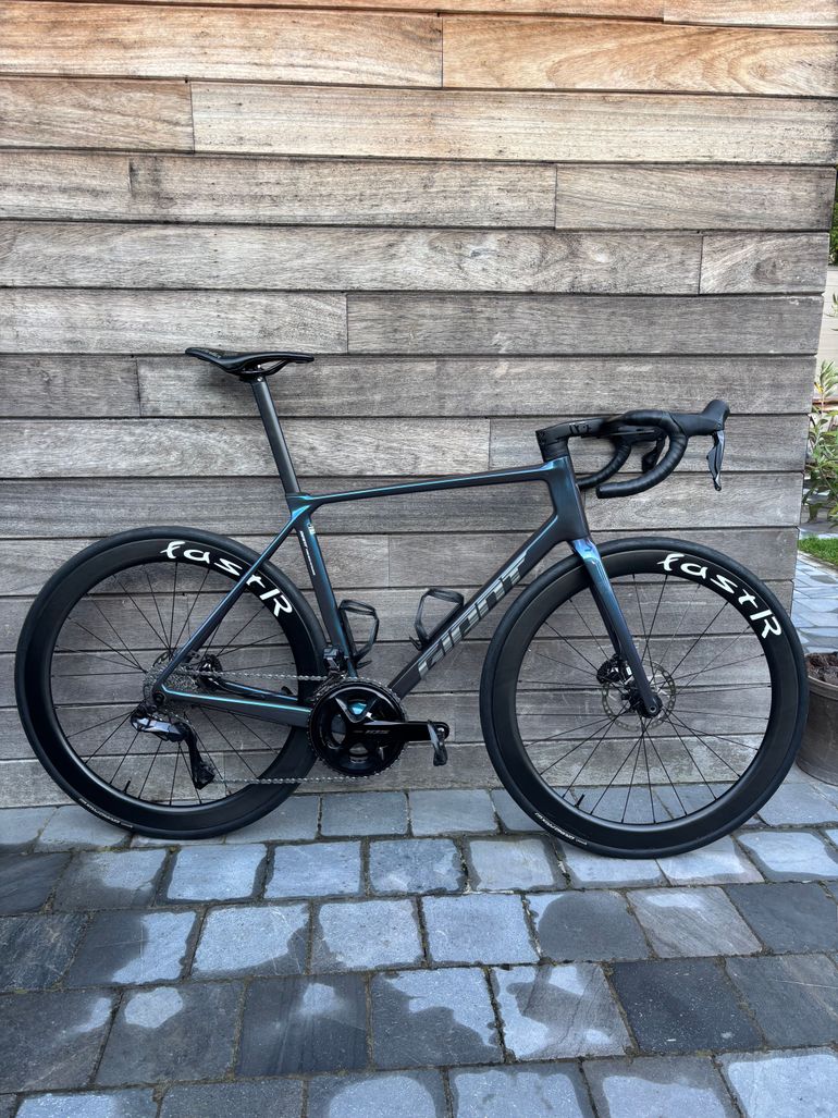 Used Giant TCR Advanced Pro 0 Di2 2025 2025 Road & Gravel — image 1 of 11