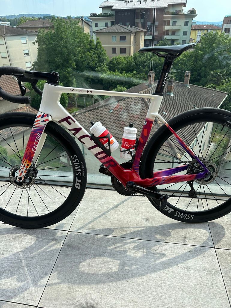 Used Factor Ostro Frameset 2025 Road & Gravel, Weiß — image 1 of 4